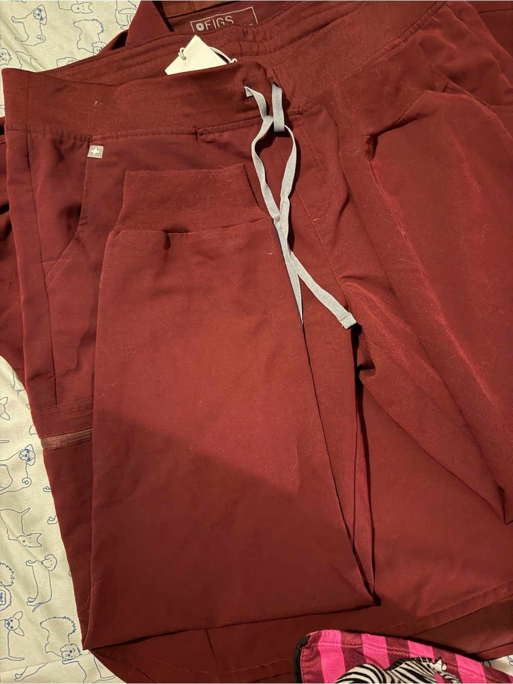 FIGS Burgundy Scrub Jogger Pants NWT Women’s L